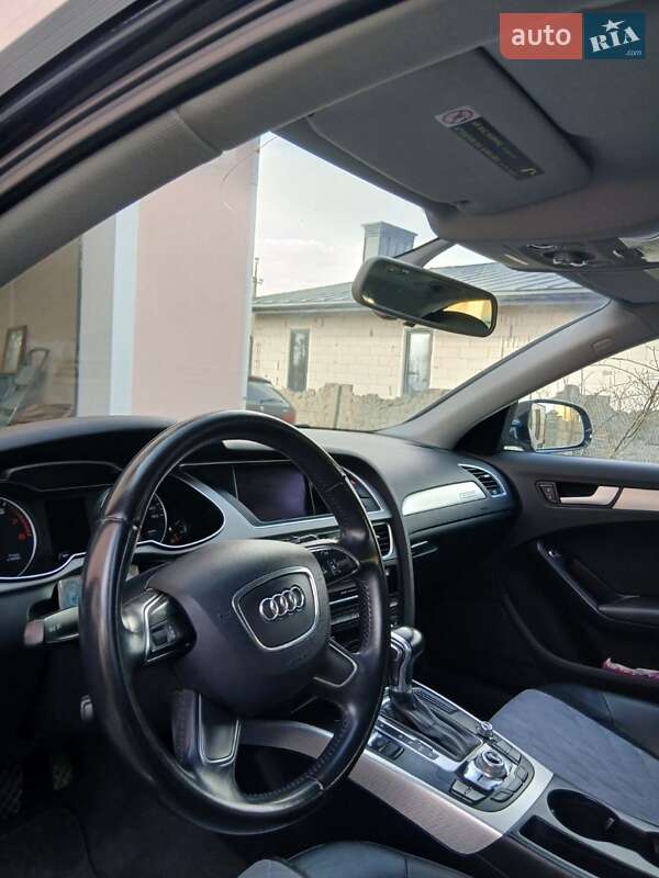 Седан Audi A4 2014 в Львові