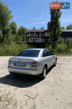 Седан Audi A4 2000 в 