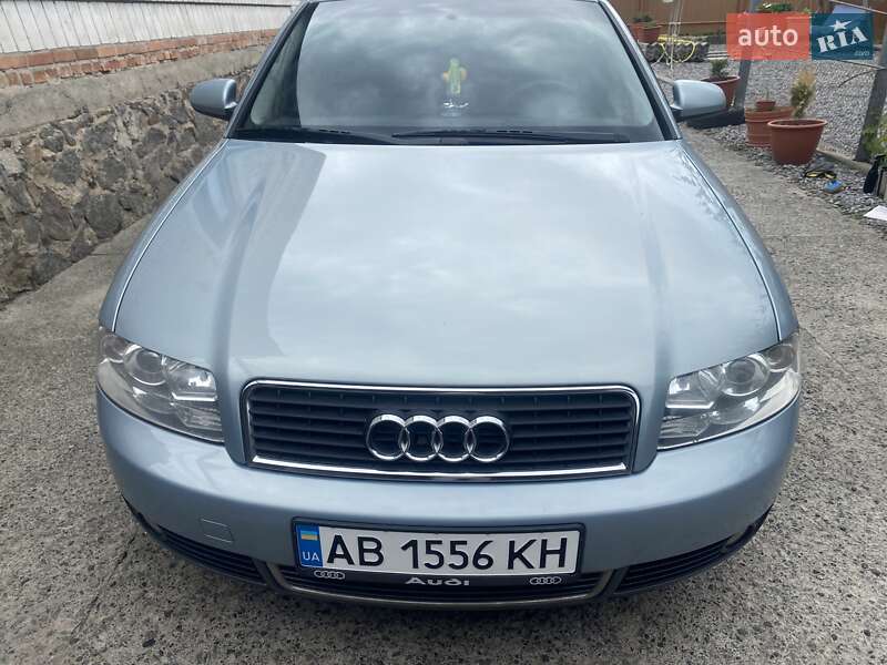 Седан Audi A4 2002 в 