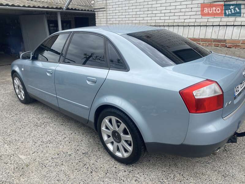 Седан Audi A4 2002 в Гайсине