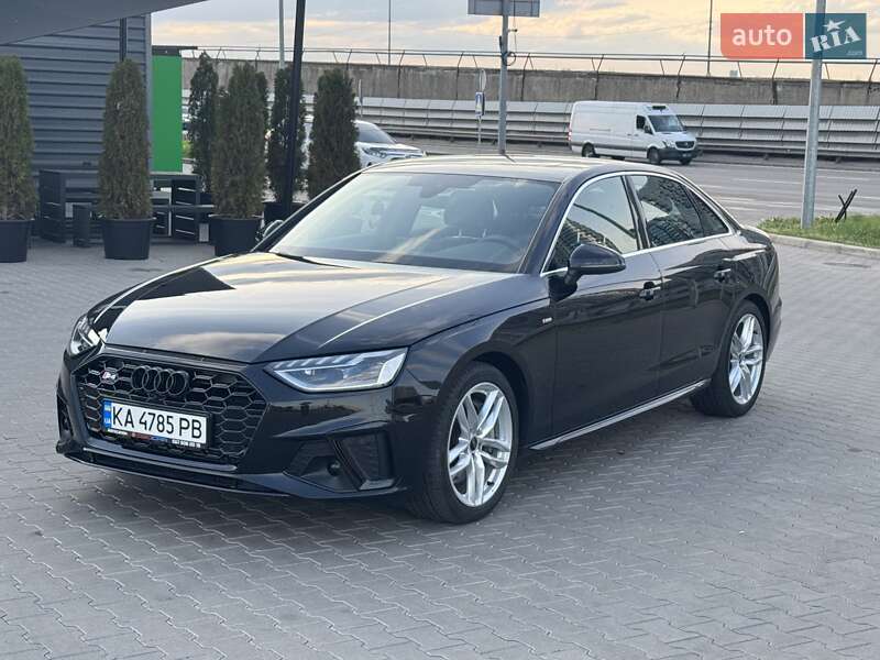 Седан Audi A4 2023 в 
