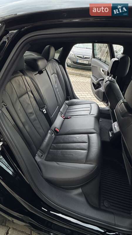 Седан Audi A4 2016 в Ивано-Франковске