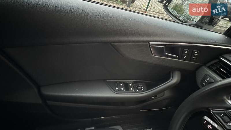 Седан Audi A4 2016 в Ивано-Франковске