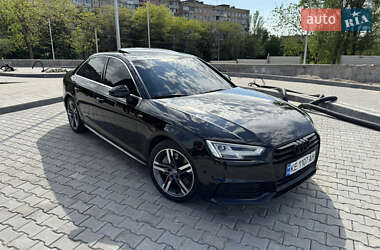 Седан Audi A4 2017 в 