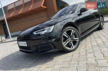 Седан Audi A4 2017 в 