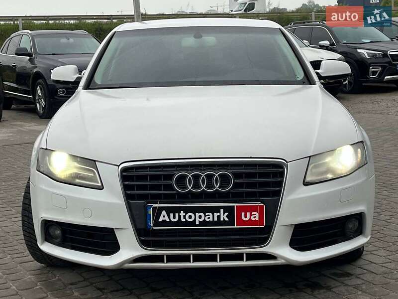 Седан Audi A4 2010 в Львове