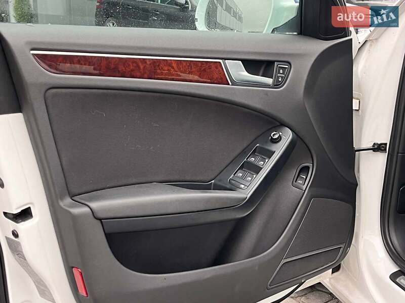Седан Audi A4 2010 в Львове