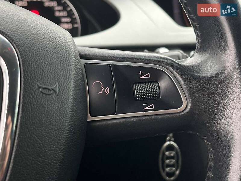 Седан Audi A4 2010 в Львове