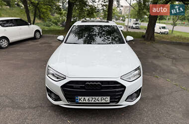 Седан Audi A4 2020 в 