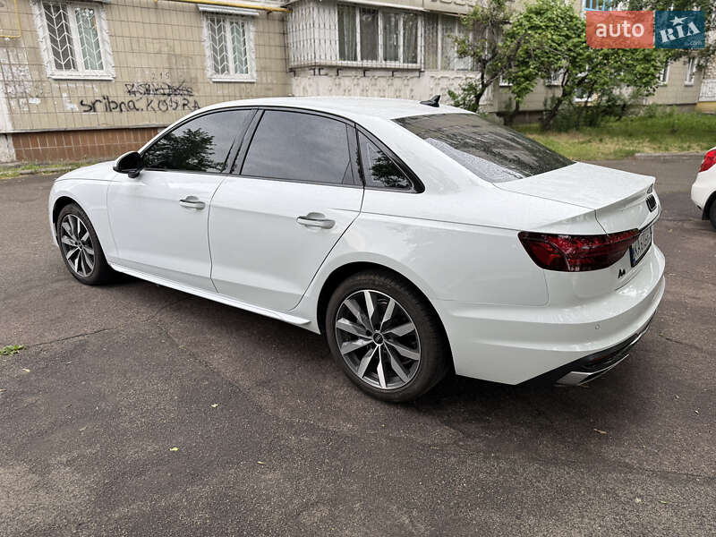 Седан Audi A4 2020 в Києві