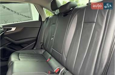 Седан Audi A4 2019 в 