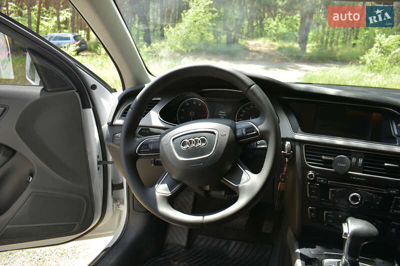 Седан Audi A4 2014 в Запорожье