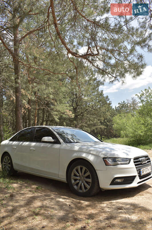 Седан Audi A4 2014 в Запорожье