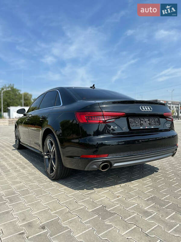 Седан Audi A4 2016 в Мукачево