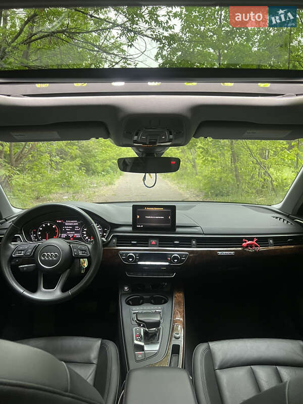 Седан Audi A4 2019 в Днепре