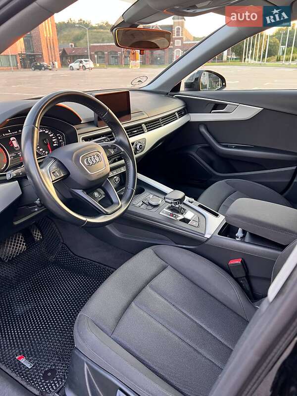 Универсал Audi A4 2019 в Киеве