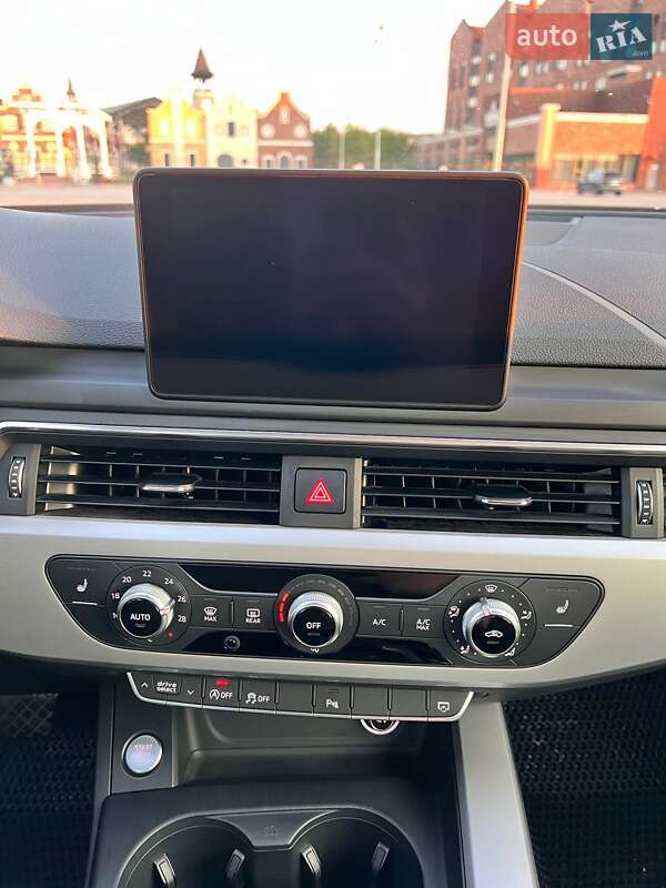 Универсал Audi A4 2019 в Киеве