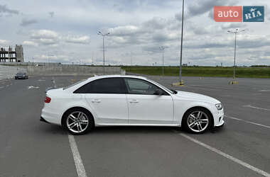 Седан Audi A4 2015 в 