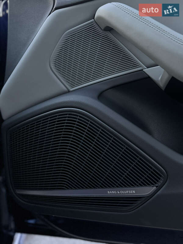 Седан Audi A4 2023 в Львове