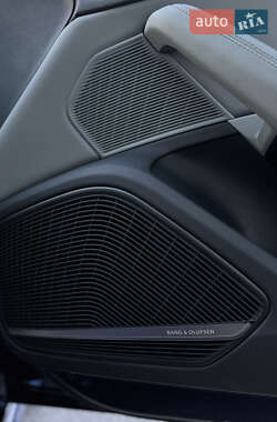 Седан Audi A4 2023 в 