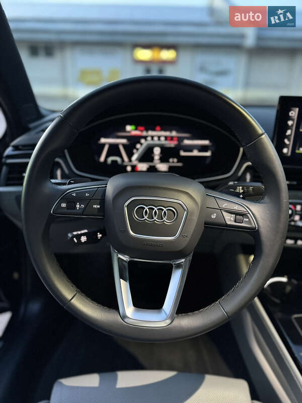 Седан Audi A4 2023 в Львове