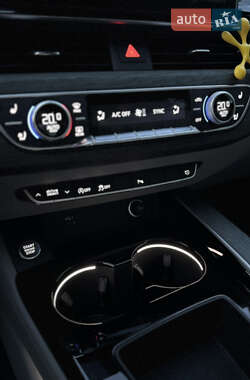 Седан Audi A4 2023 в 