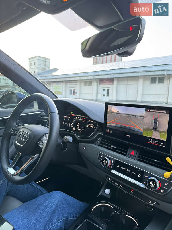 Седан Audi A4 2023 в Львове
