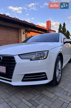 Седан Audi A4 2017 в 