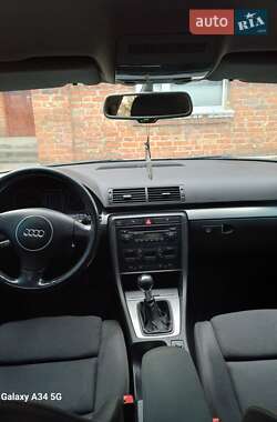 Седан Audi A4 2004 в 