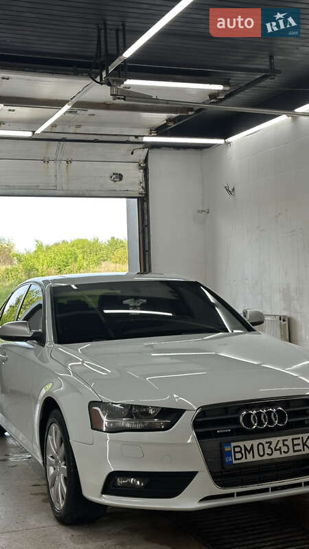 Седан Audi A4 2012 в Сумах