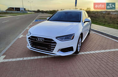 Седан Audi A4 2021 в 