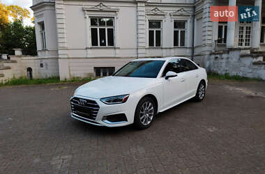 Седан Audi A4 2021 в 