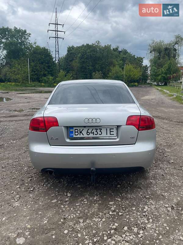 Седан Audi A4 2006 в Вараше