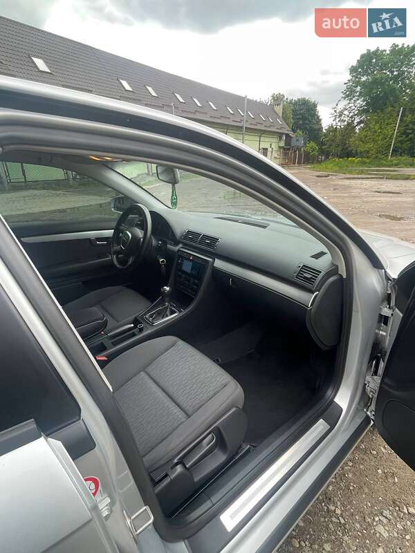 Седан Audi A4 2006 в Вараше