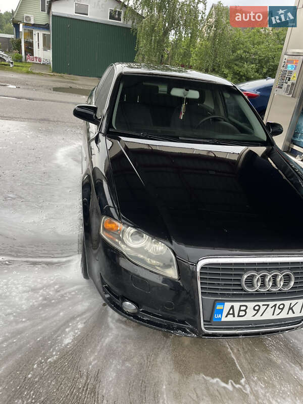 Седан Audi A4 2006 в Калиновке