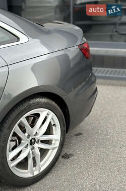 Седан Audi A4 2022 в 