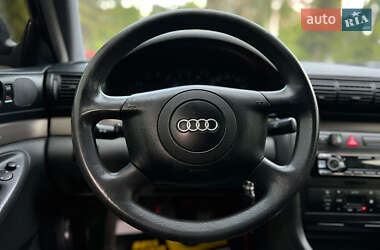 Седан Audi A4 2000 в 