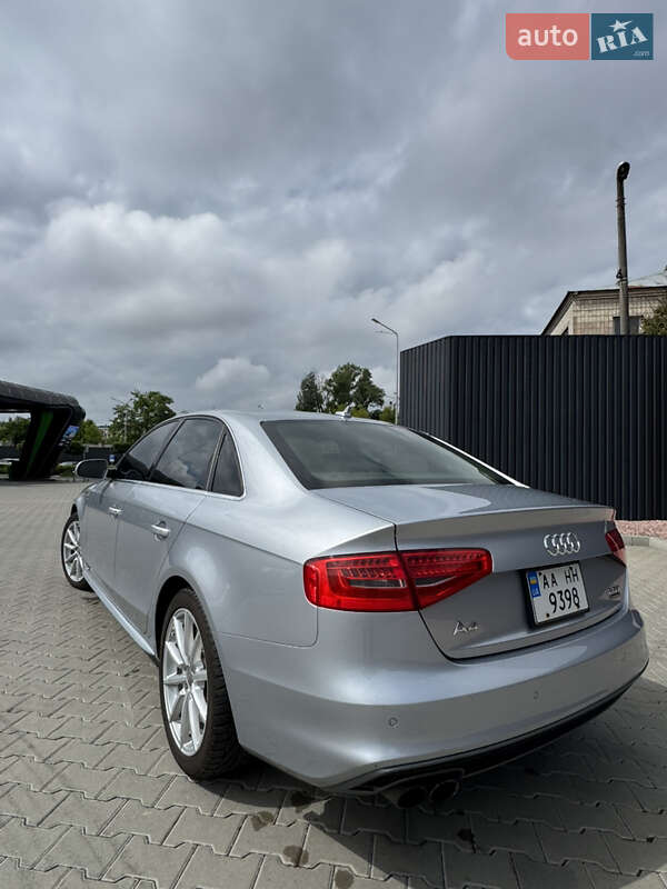 Седан Audi A4 2015 в Києві