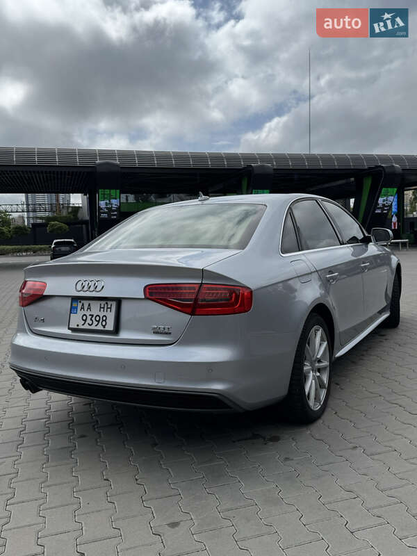 Седан Audi A4 2015 в Києві
