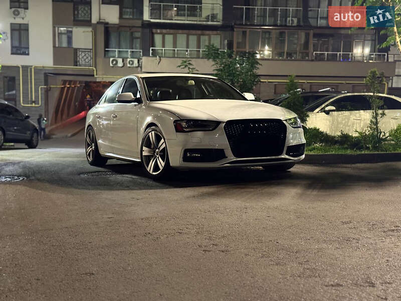 Седан Audi A4 2014 в 