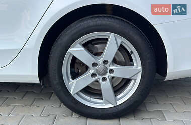 Седан Audi A4 2014 в 