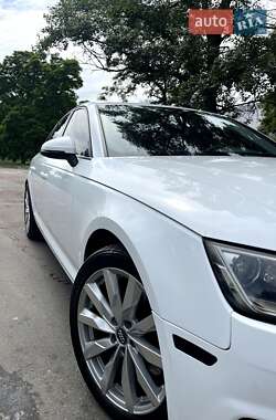 Седан Audi A4 2016 в 
