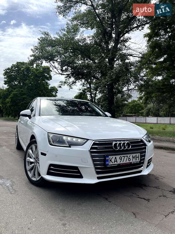 Седан Audi A4 2016 в 