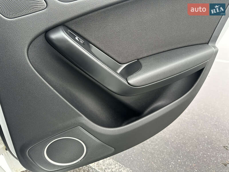 Универсал Audi A4 2014 в Львове