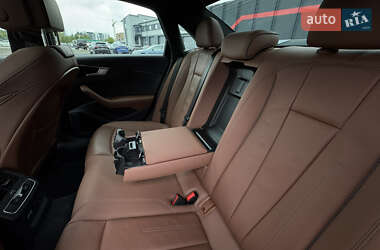 Седан Audi A4 2020 в 