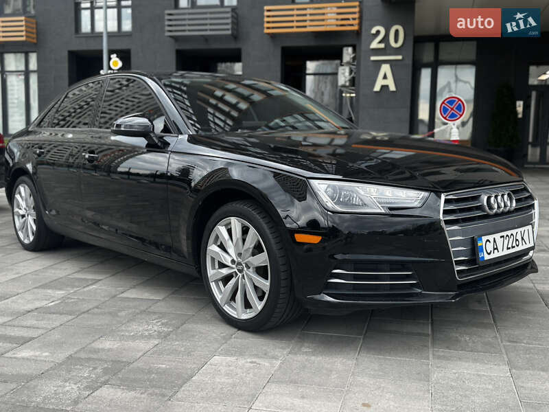 Седан Audi A4 2017 в Киеве