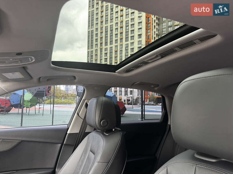 Седан Audi A4 2017 в Киеве