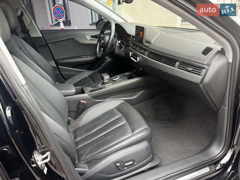 Седан Audi A4 2017 в Киеве