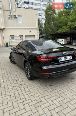 Седан Audi A4 2016 в 