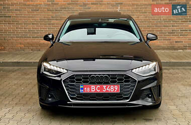 Седан Audi A4 2021 в 